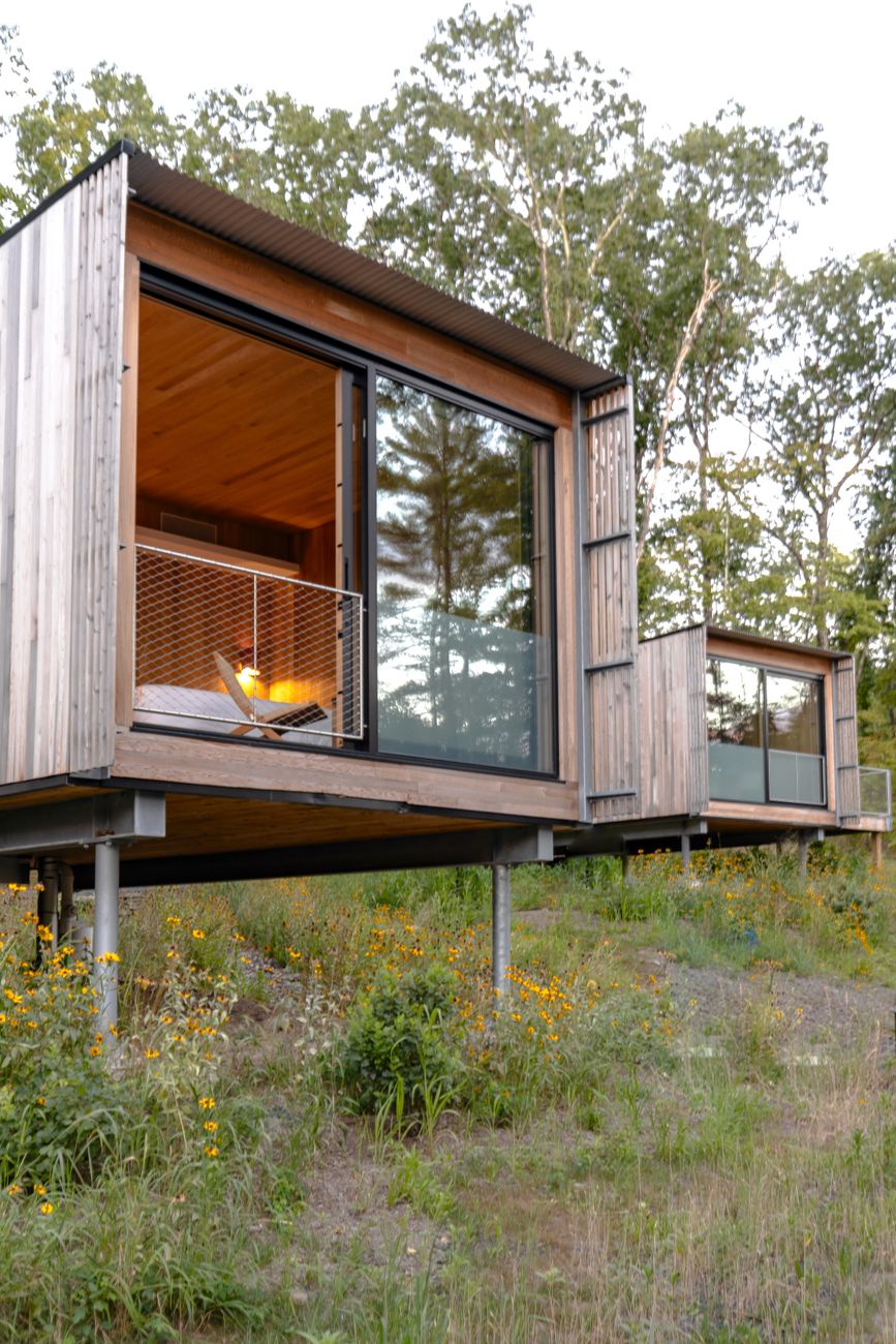 Luxury secluded cabin in mountain wilderness